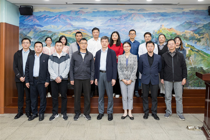 2 三亚市海棠湾开发建设有限公司来我院交流座谈.jpg 2 三亚市海棠湾开发建设有限公司来我院交流座谈.jpg